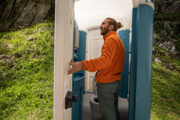 Porta potty delivery and setup in Elk Plain, WA